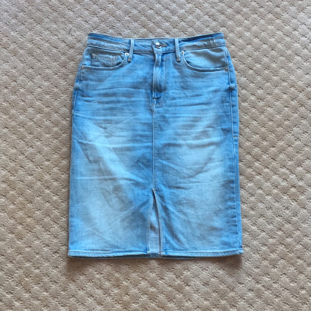 Good American Light Denim Midi Skirt